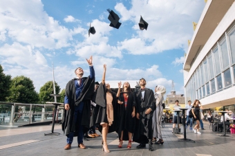 o_1drq85lvr1m69d09uft69u14u712